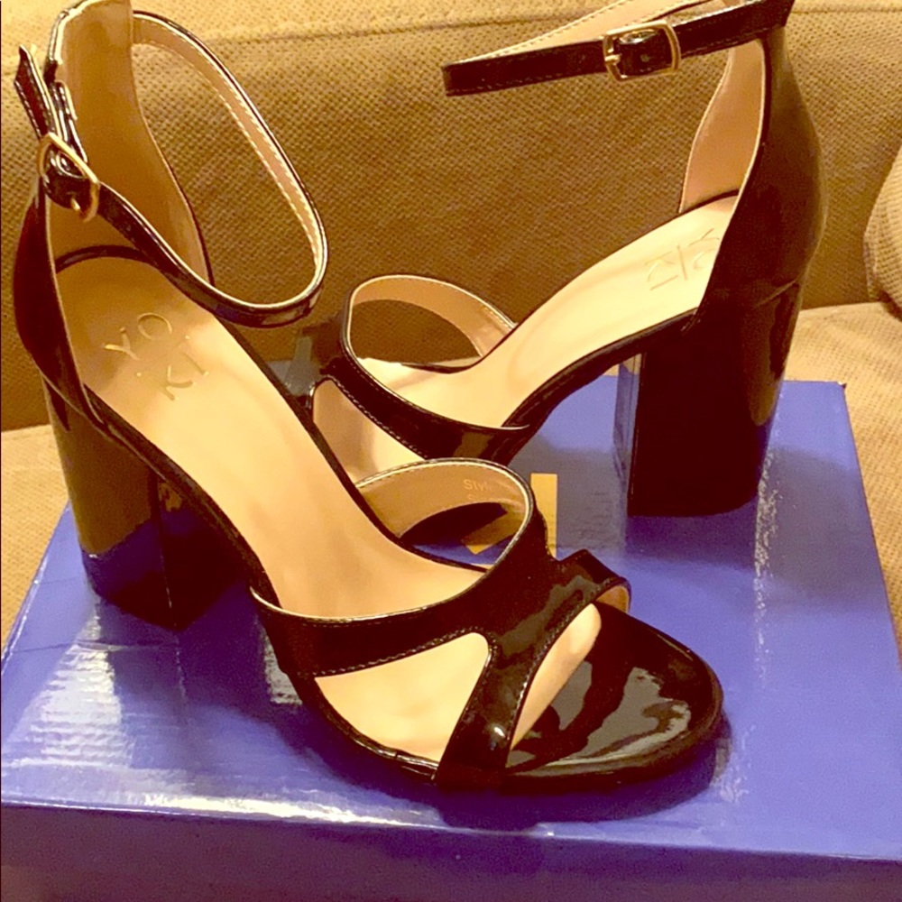 BRAND NEW- Black Ankle Strap Heel Sandel